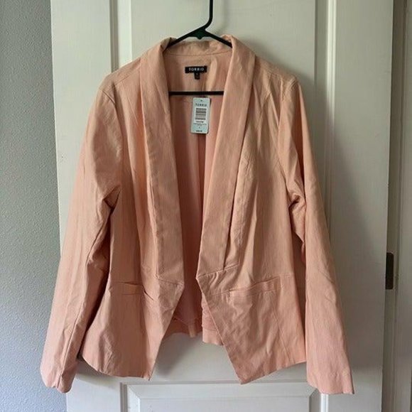 NWT Torrid Cutaway Blazer Pale‎ Blush, Size 2 - Picture 2 of 4